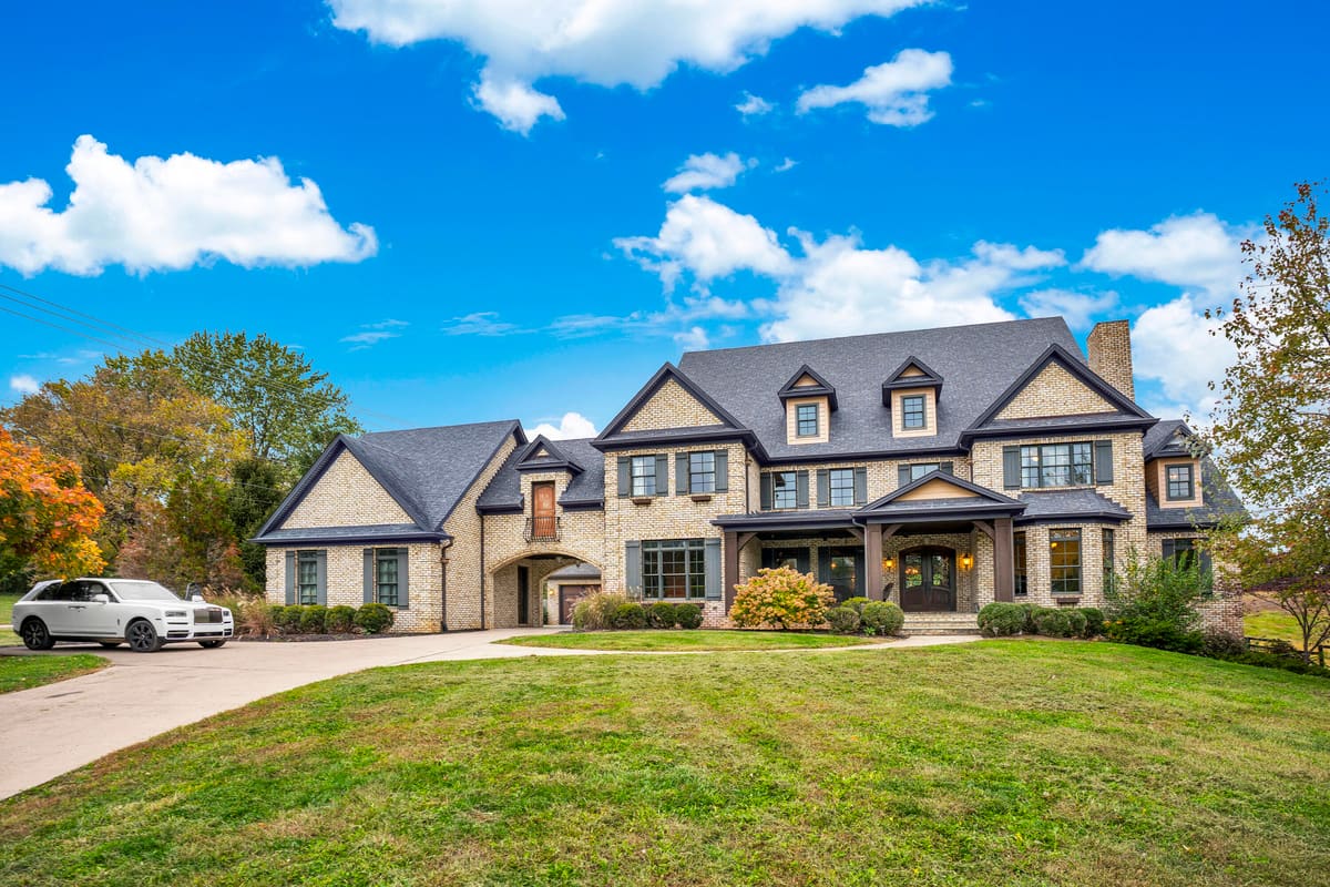 1911 Parkers Mill Road, Lexington, KY 40504 — primary photo