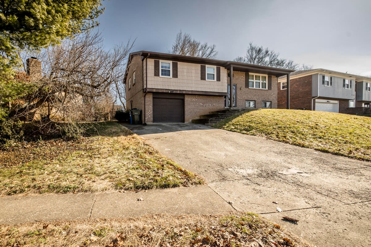 2147 Deauville Drive, Lexington, KY 40504 — primary photo