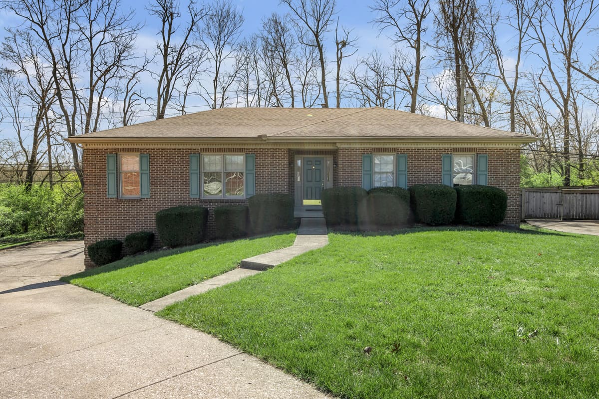 1112 Pepperhill Circle, Lexington, KY 40502 — primary photo