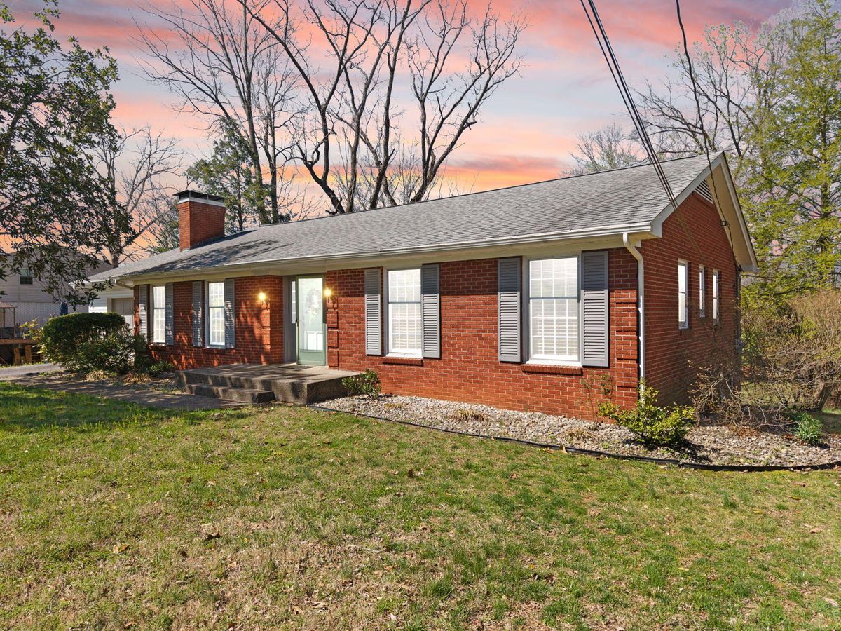 325 Maple Avenue, Burnside, KY 42519 — primary photo