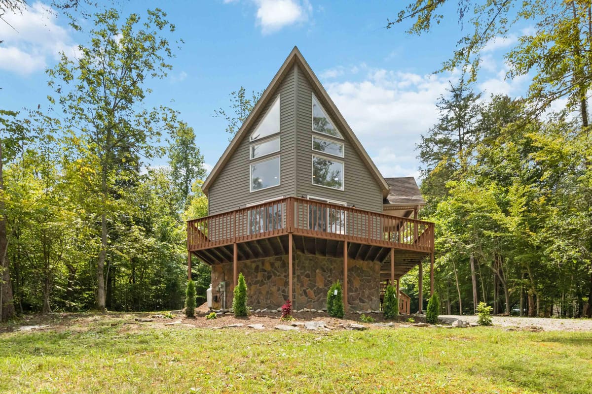 84 Clover Leaf Circle, Burnside, KY 42519 — primary photo