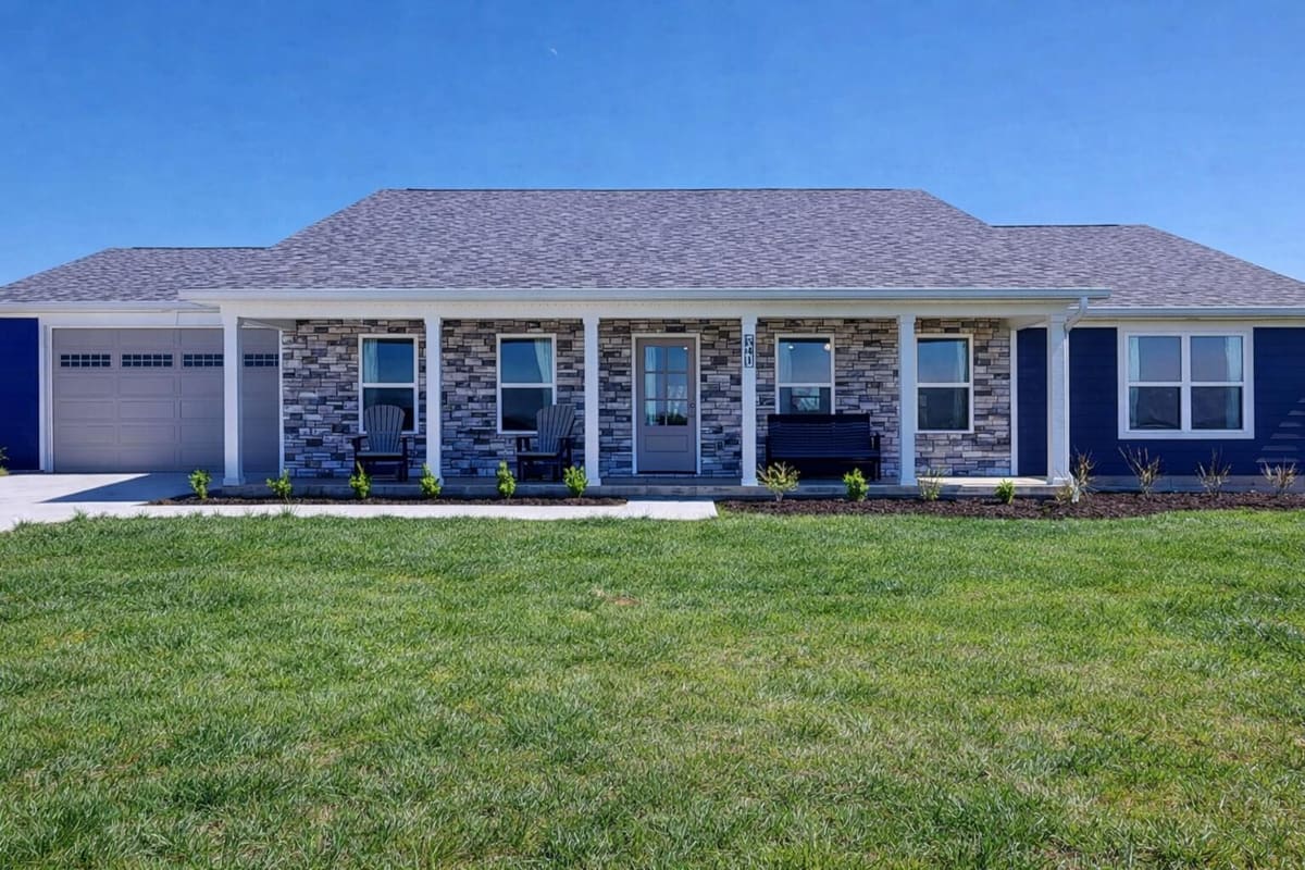 541 Beacon Street, Russell Springs, KY 42642 — primary photo