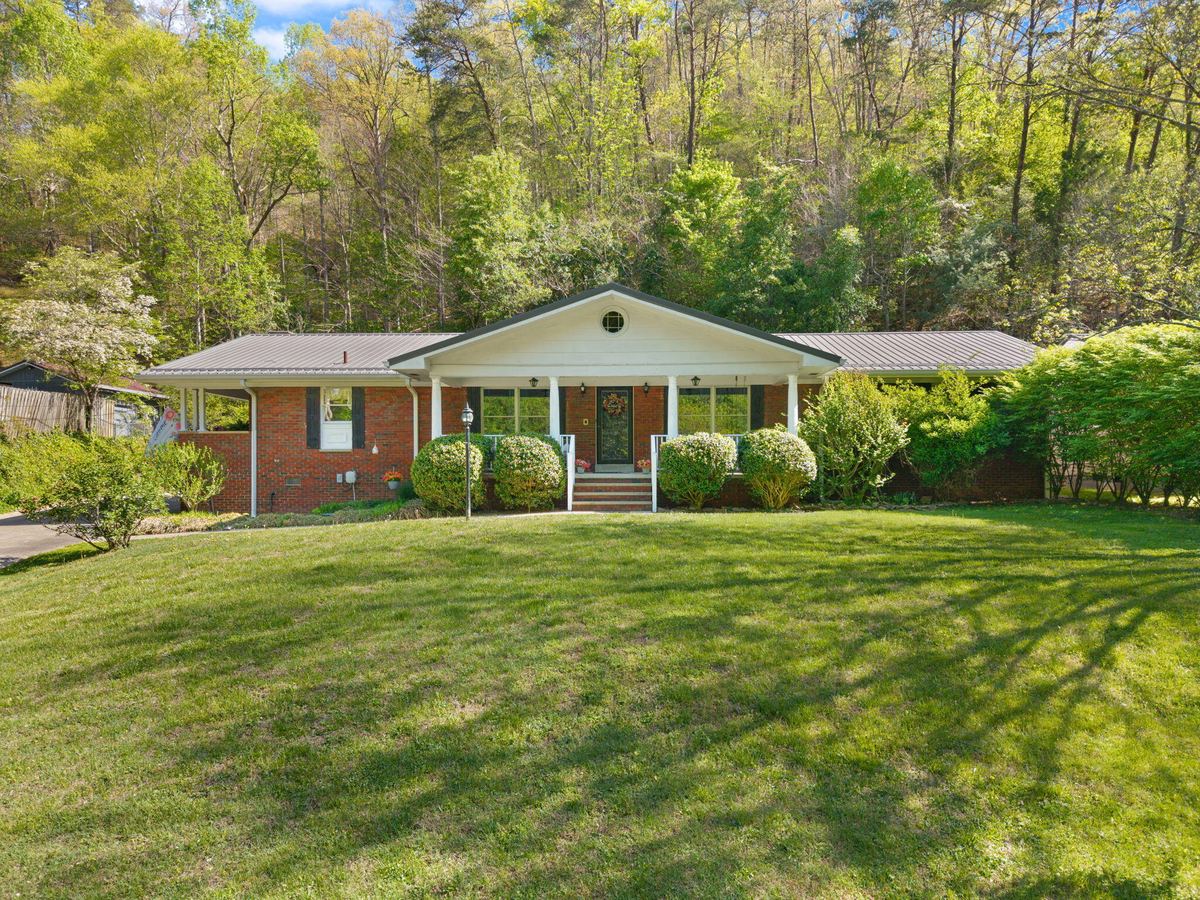 191 Armory Road, Prestonsburg, KY 41653 — primary photo