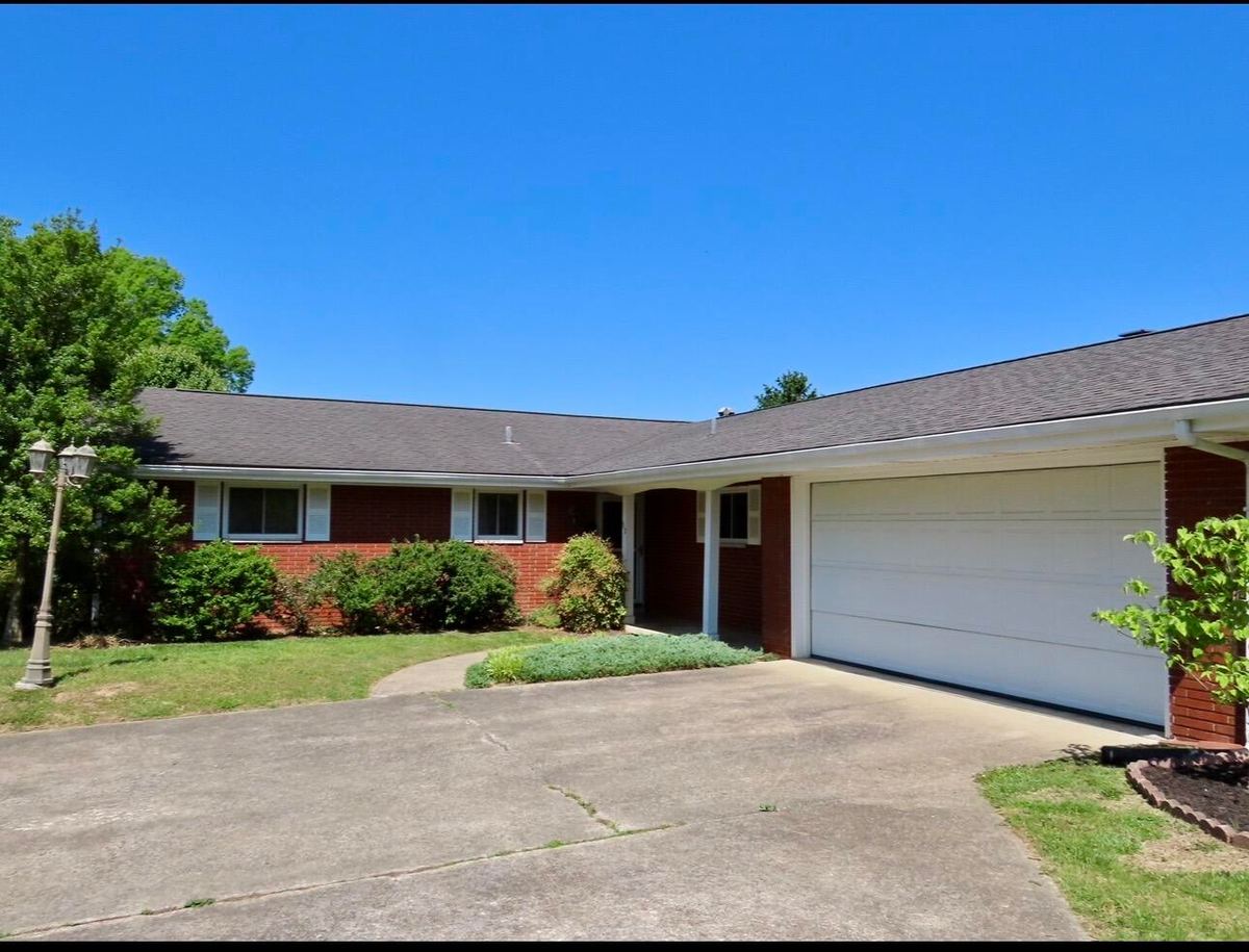 912 Barbourville Street, Corbin, KY 40701 — primary photo
