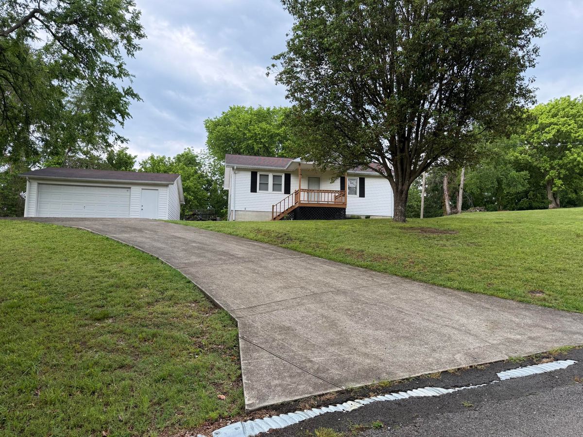 220 Webster Spradlin Road, Monticello, KY 42633 — primary photo