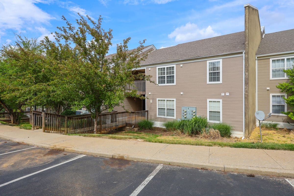 857 Malabu Drive 7202, Lexington, KY 40502 — primary photo