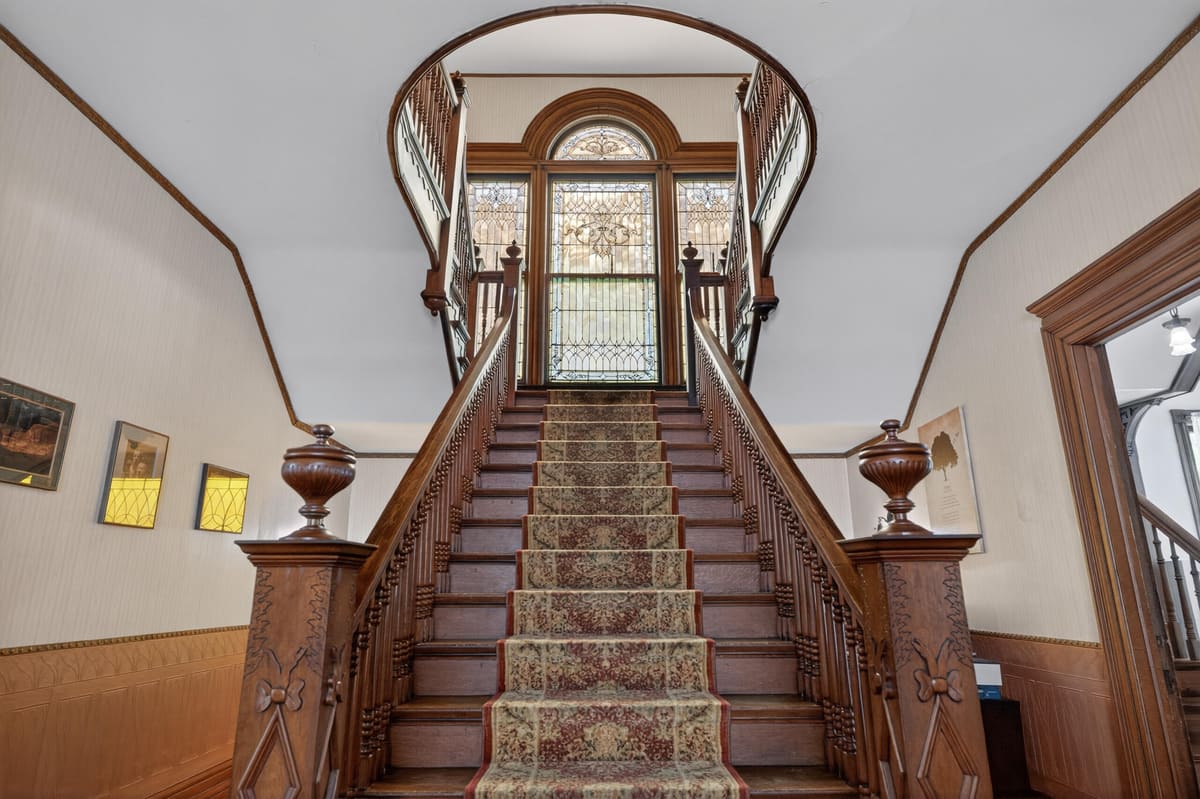 229 W LEXINGTON Avenue, Danville, KY 40422 — primary photo