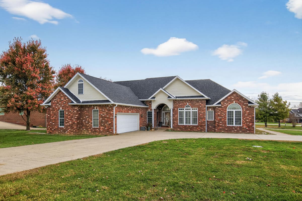 230 Rose Wood Drive, Lebanon, KY 40033 — primary photo
