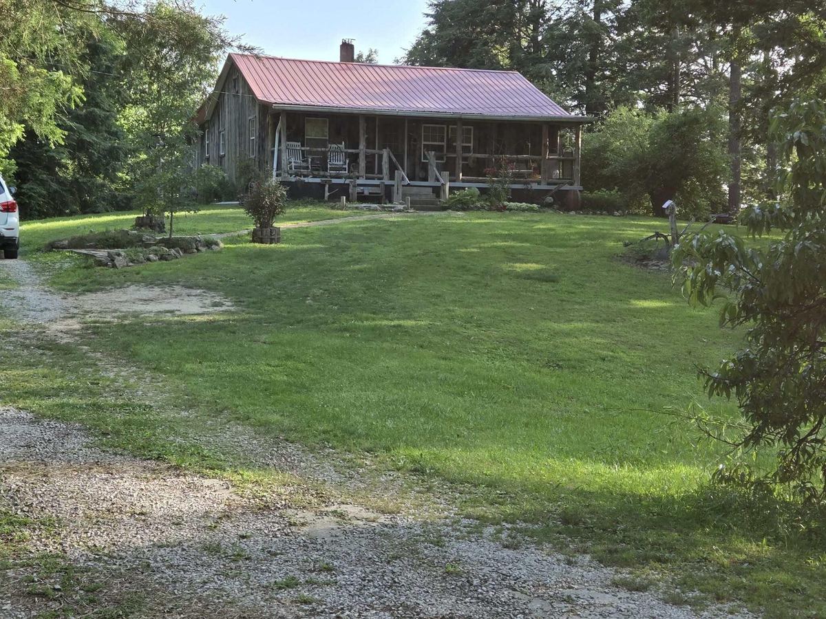 110 Cox Road, Irvine, KY 40336 — primary photo