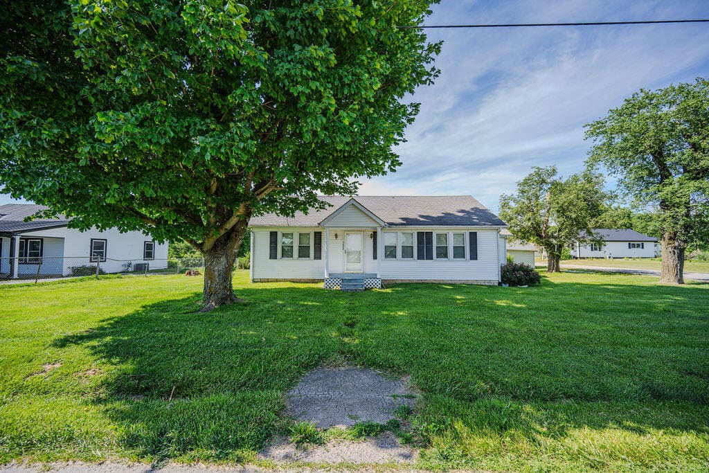 7608 W Tunnel Hill Road, Sharpsburg, KY 40374 — primary photo