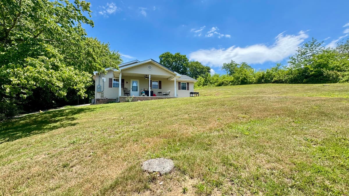 17 Sunny Brook Road, Heidrick, KY 40949 — primary photo