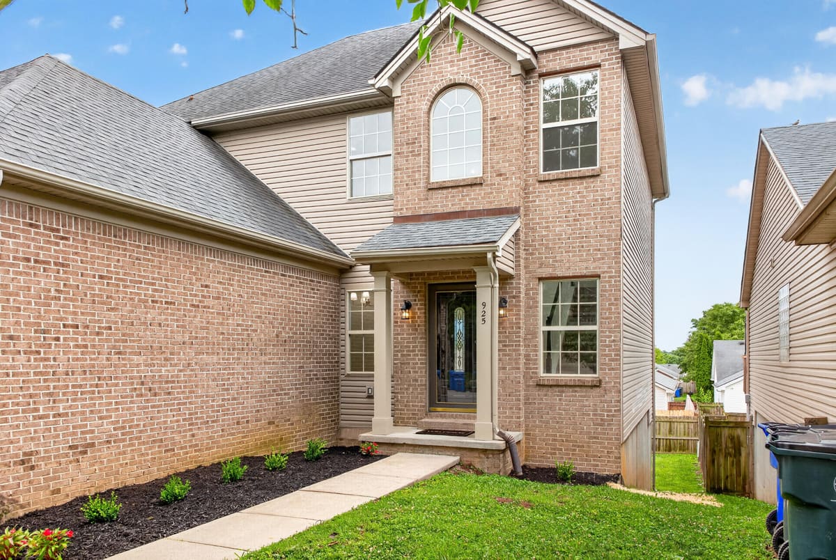 925 Winding Oak Trail, Lexington, KY 40511 — primary photo