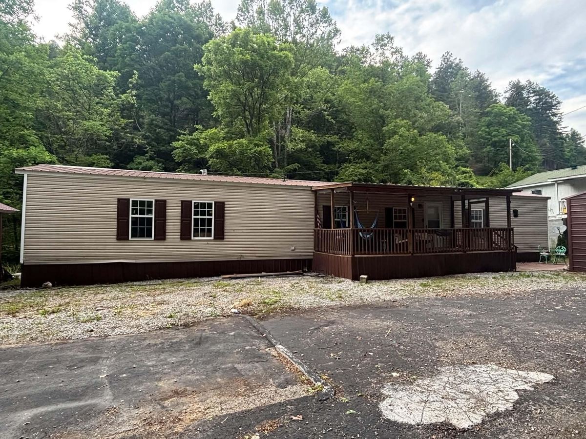4801 Kentucky 550, Hindman, KY 41822 — primary photo
