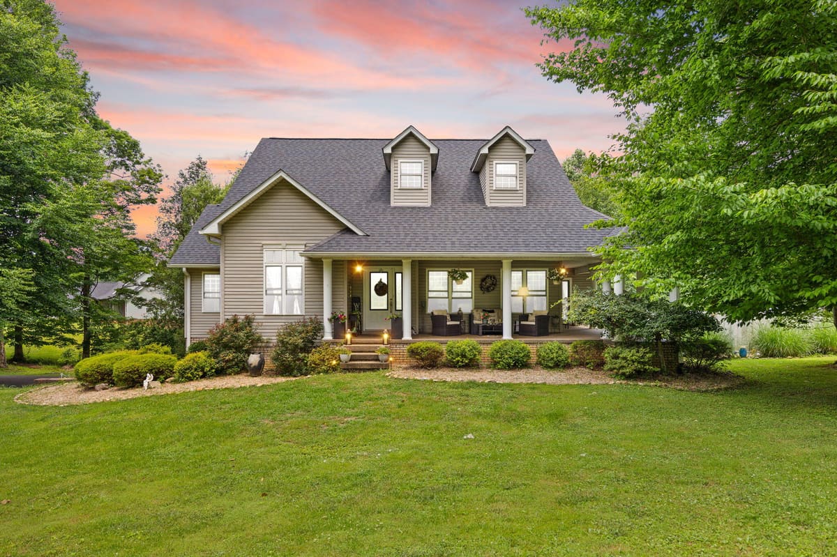 398 Carriage Lane, Jamestown, KY 42629 — primary photo