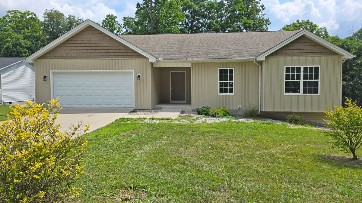 422 Scarlet Oak Drive, London, KY 40741 — primary photo