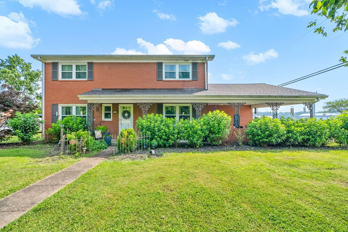 1701 Parkview Drive, Hopkinsville, KY 42240 — primary photo