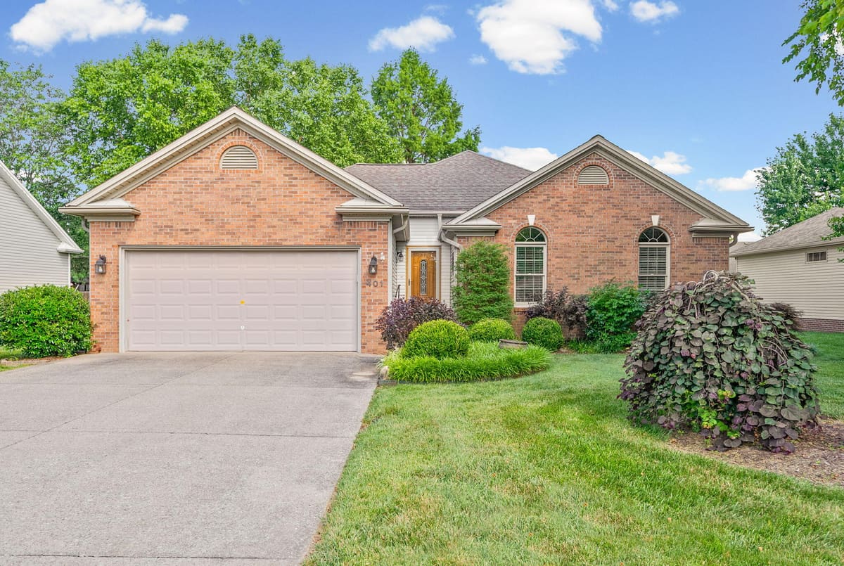 401 Irish Circle, Hopkinsville, KY 42240 — primary photo