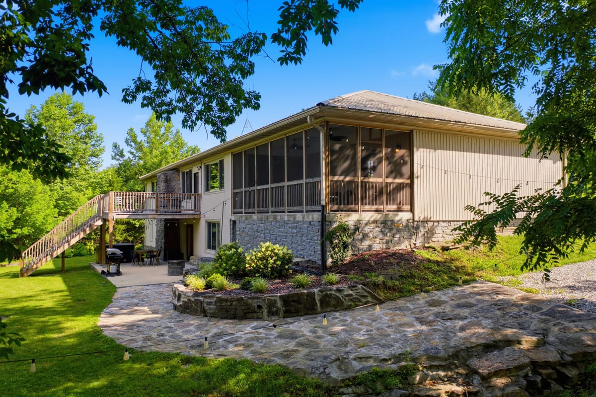2250 Willisburg Lane, Lawrenceburg, KY 40342 — primary photo