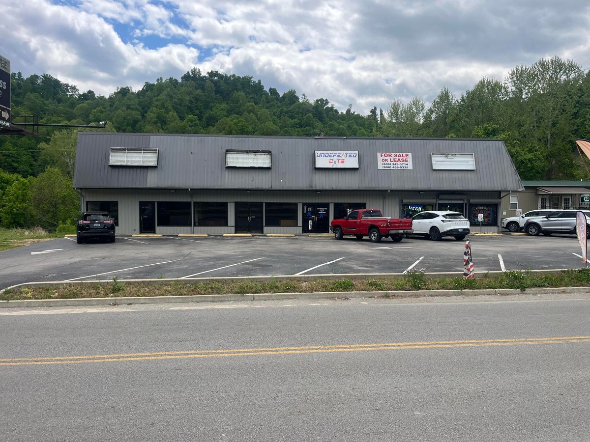610 Tom Frazier Way, Salyersville, KY 41465 — primary photo