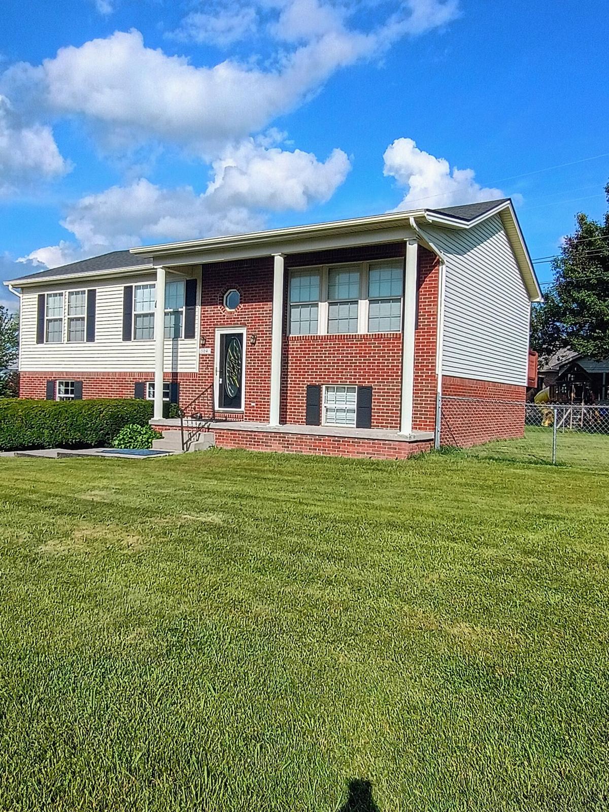 504 Scenic View Circle, Berea, KY 40403 — primary photo