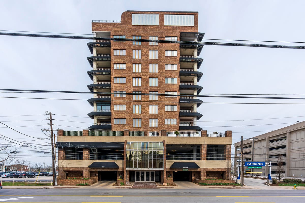 355 S Broadway 604, Lexington, KY 40508 — primary photo