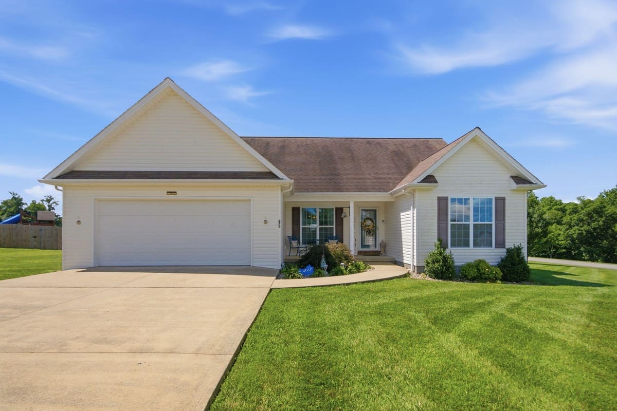 273 Ridgefield Drive, Liberty, KY 42539 — primary photo