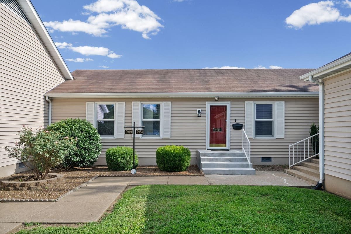 2949 Pawnee Drive, Hopkinsville, KY 42240 — primary photo