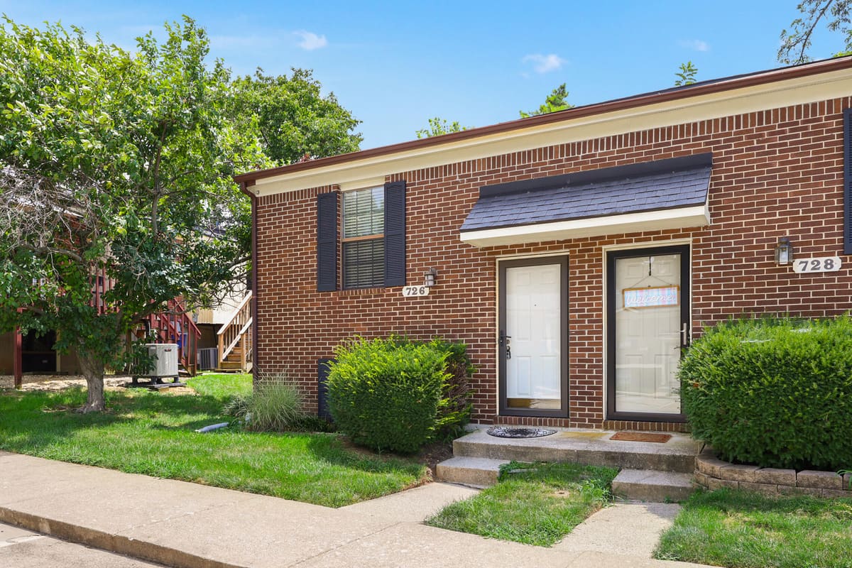 726 Spring Meadows Drive, Lexington, KY 40504 — primary photo