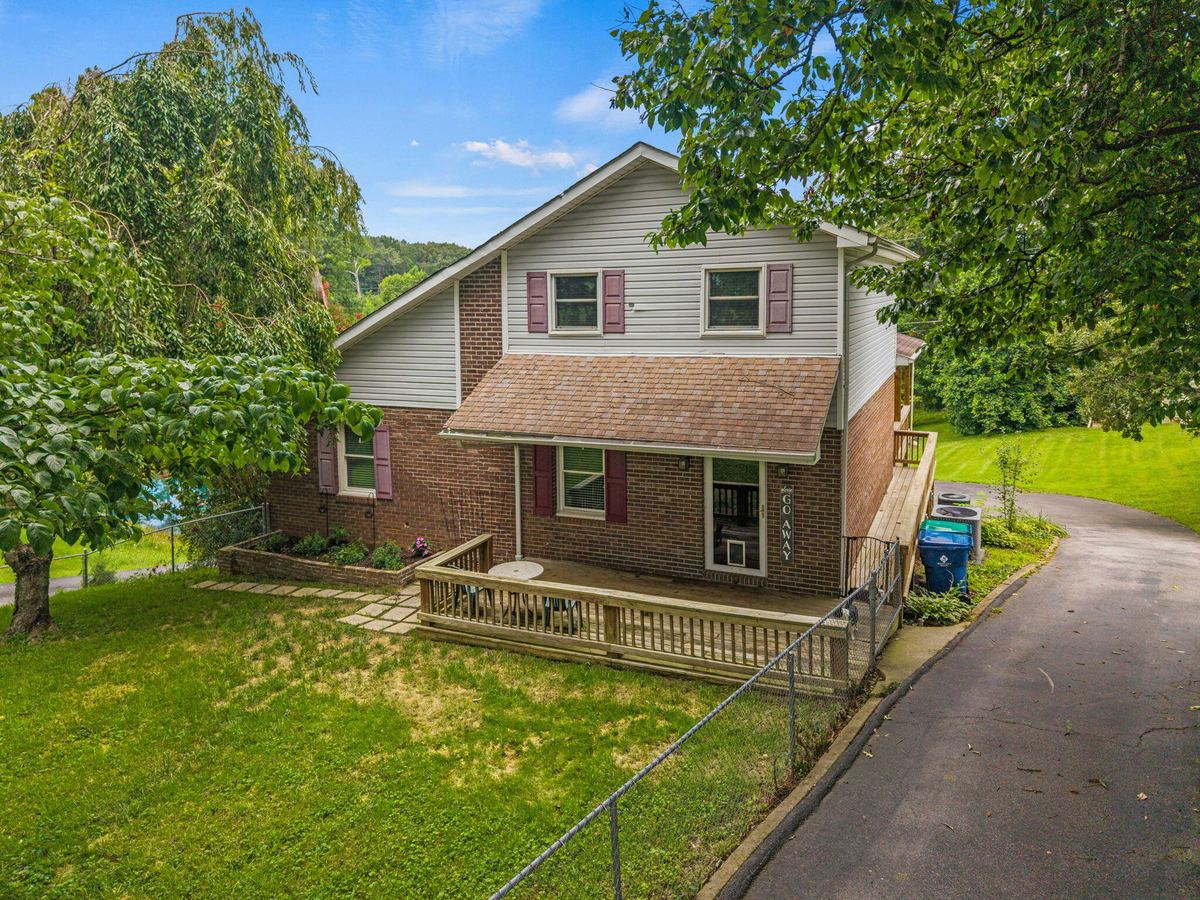 170 E Langdon Road, Science Hill, KY 42553 — primary photo