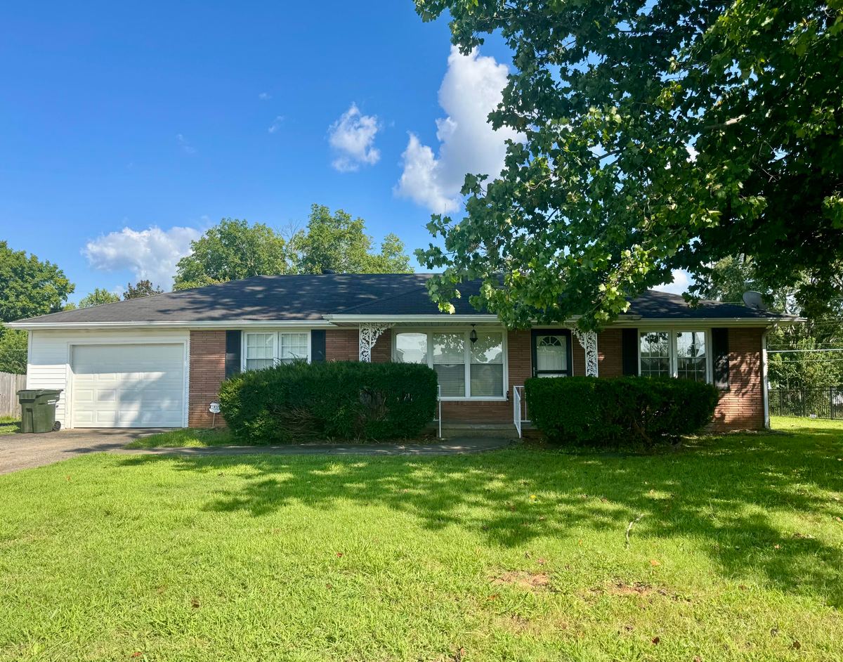 322 Blane Drive, Hopkinsville, KY 42240 — primary photo