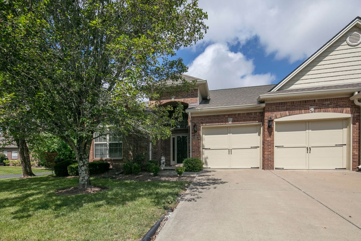 4021 Castlebridge Lane, Lexington, KY 40509 — primary photo