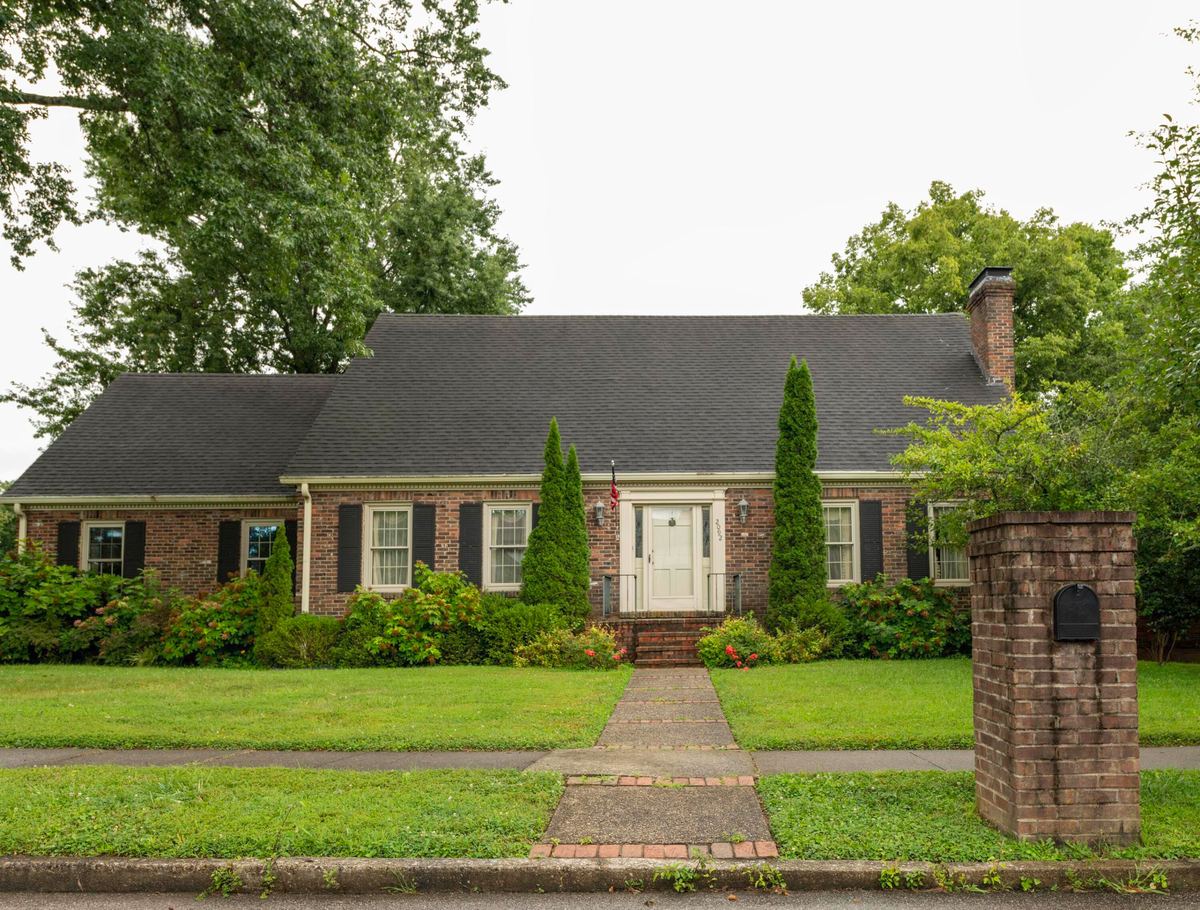 2092 Bridgeport Drive, Lexington, KY 40502 — primary photo