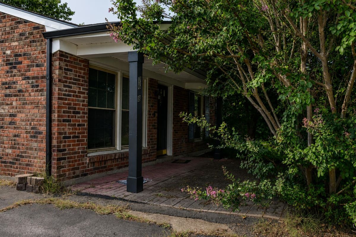 7608 Pintail Drive, Louisville, KY 40258 — primary photo