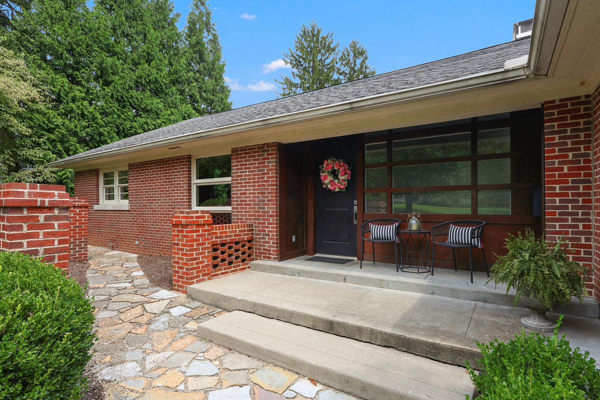 1337 Cooper Drive, Lexington, KY 40502 — primary photo