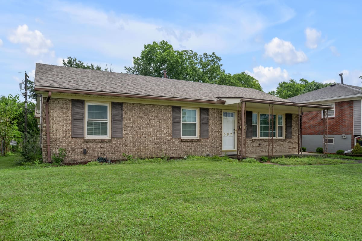 587 Cricklewood Drive, Lexington, KY 40505 — primary photo