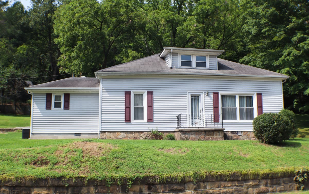412 Main Street, McKee, KY 40447 — primary photo