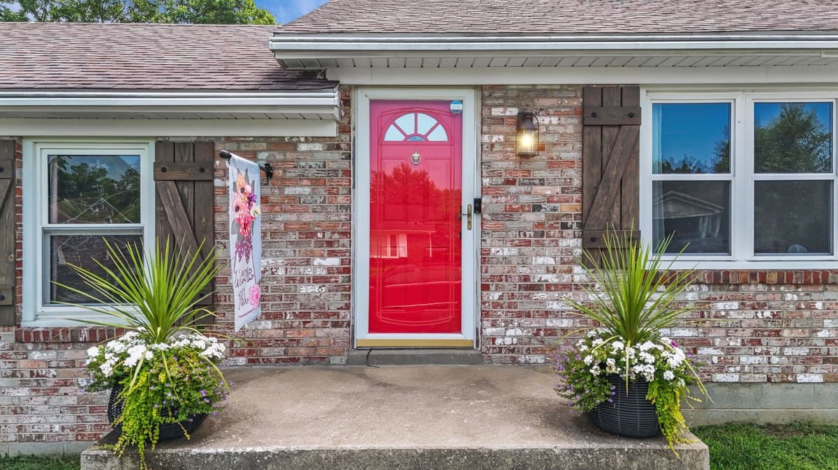 110 Briarwood Drive, Nicholasville, KY 40356 — primary photo