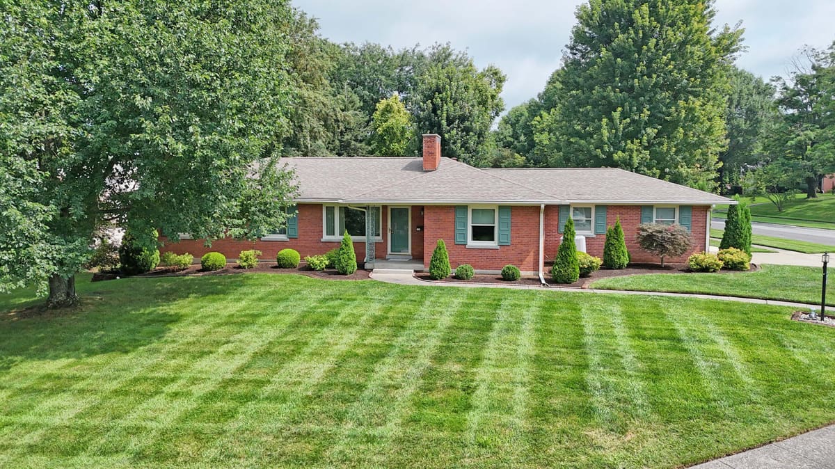 817 Hildeen Drive, Lexington, KY 40502 — primary photo