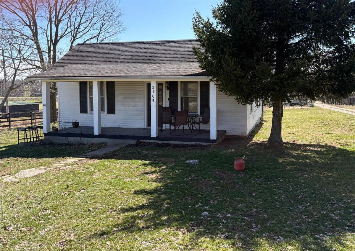 2305 Oregon Road, Versailles, KY 40383 — primary photo