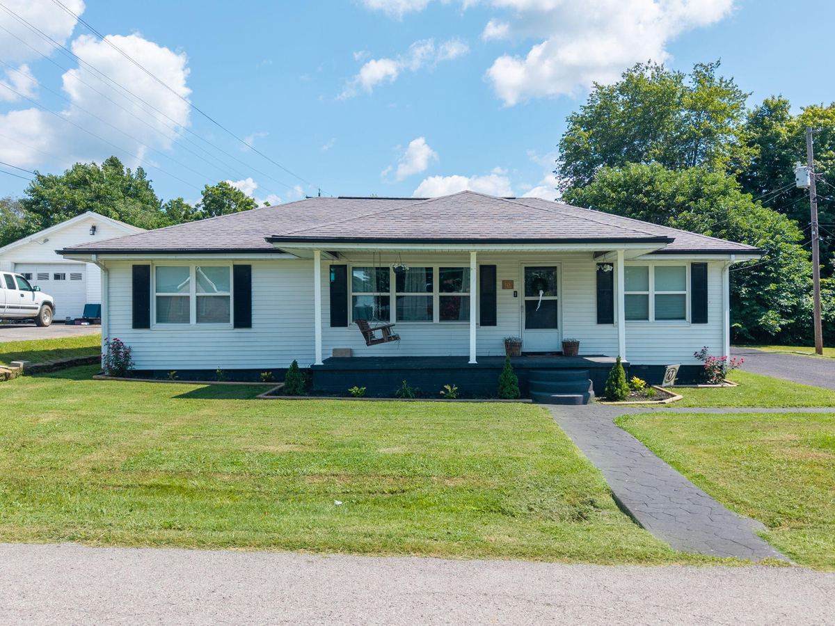 418 Woodland Street, Burkesville, KY 42717 — primary photo