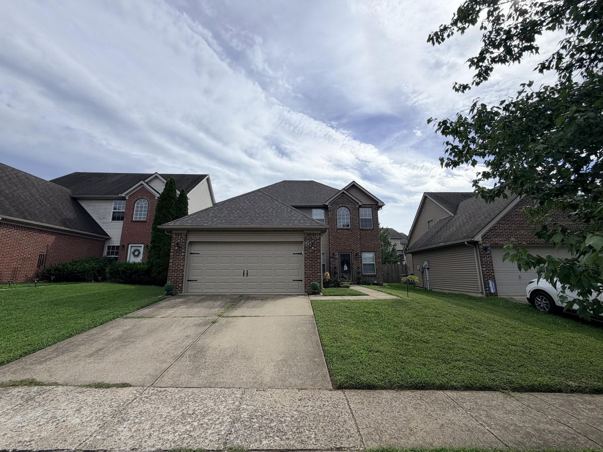 740 Rosslyns Dale, Lexington, KY 40514 — primary photo
