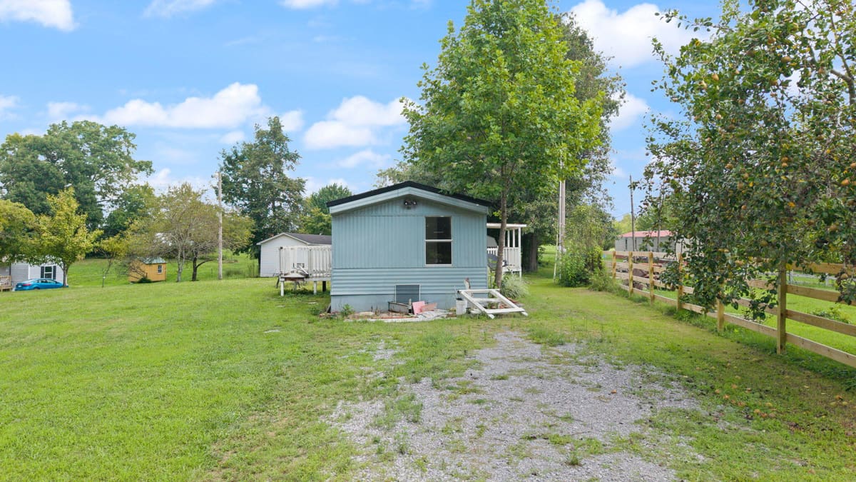 270 Hensley Road, East Bernstadt, KY 40729 — primary photo