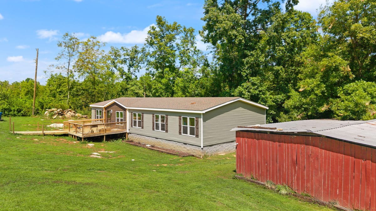 524 Coal Pit Road, Somerset, KY 42501 — primary photo