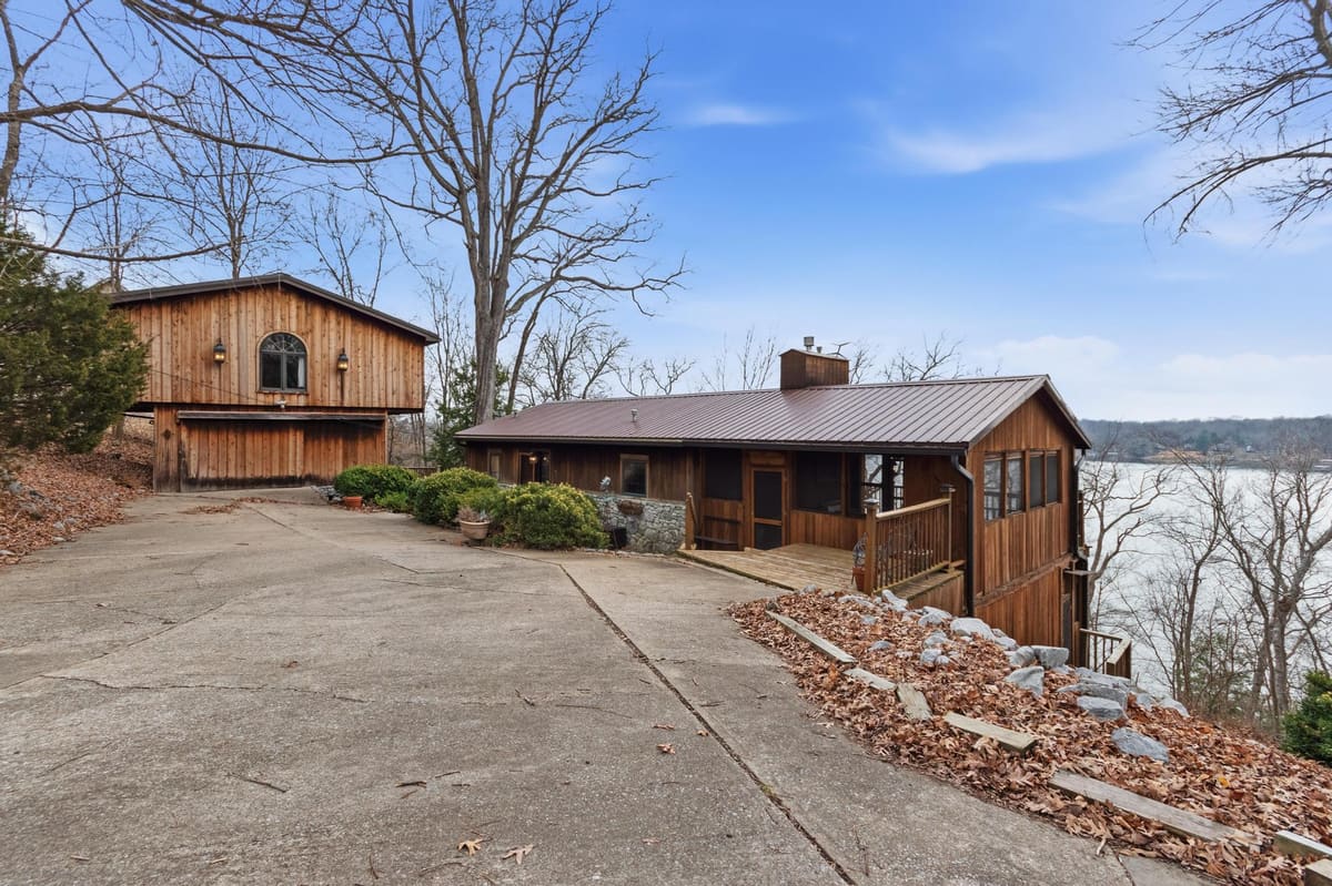 290 Deer Run Road, Eddyville, KY 42038 — primary photo