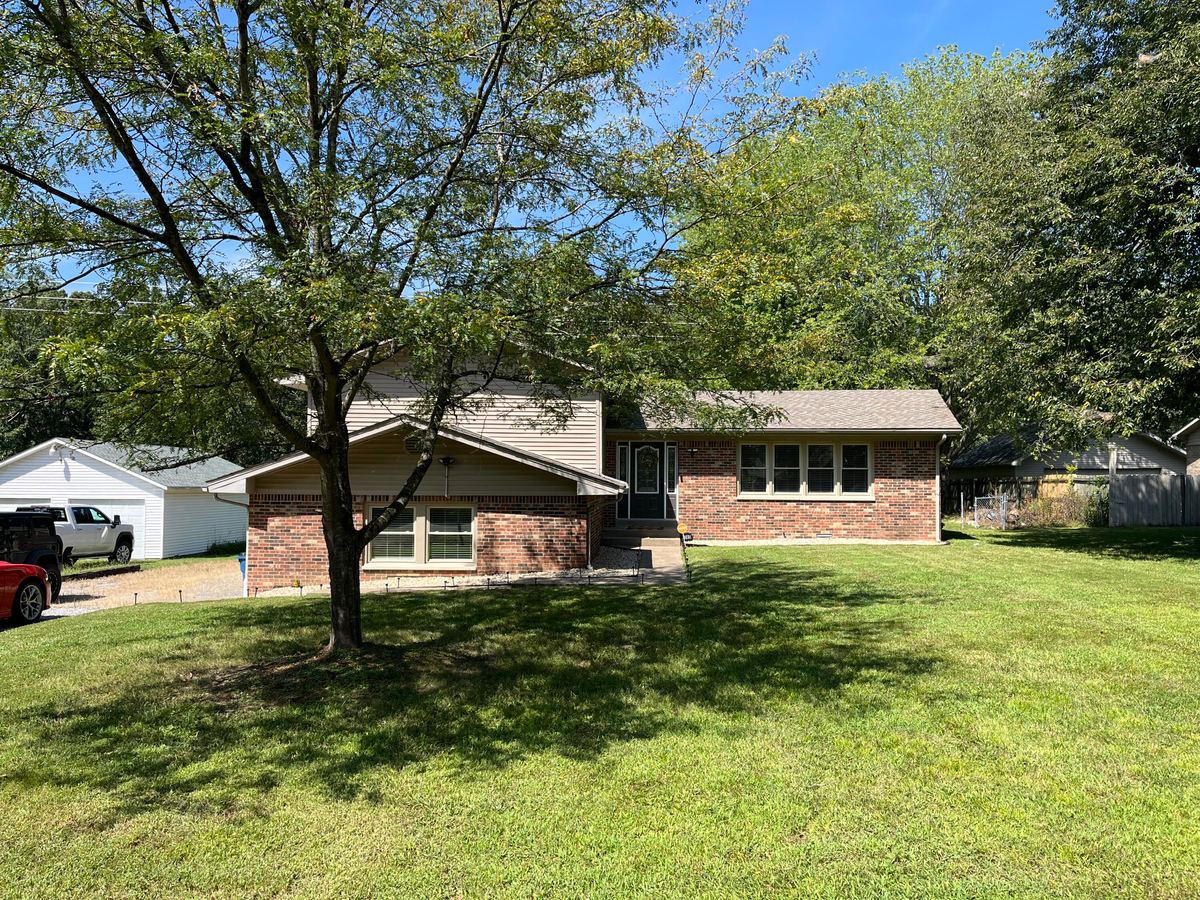 6740 Greenfield Drive, Paducah, KY 42003 — primary photo