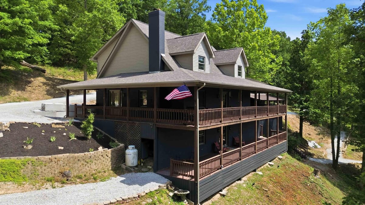 1464 Hawk Ridge Road, London, KY 40741 — primary photo