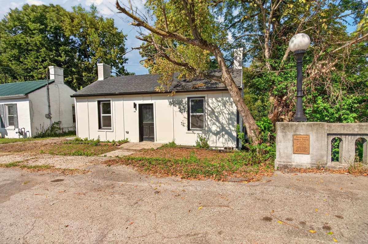 218 N Greenville Street, Harrodsburg, KY 40330 — primary photo