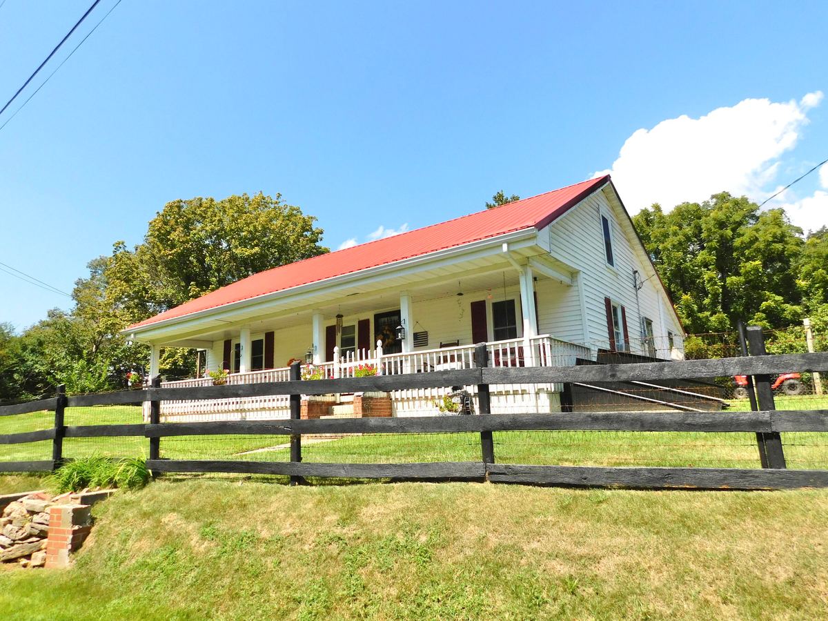 590 Webb Road, Irvine, KY 40336 — primary photo