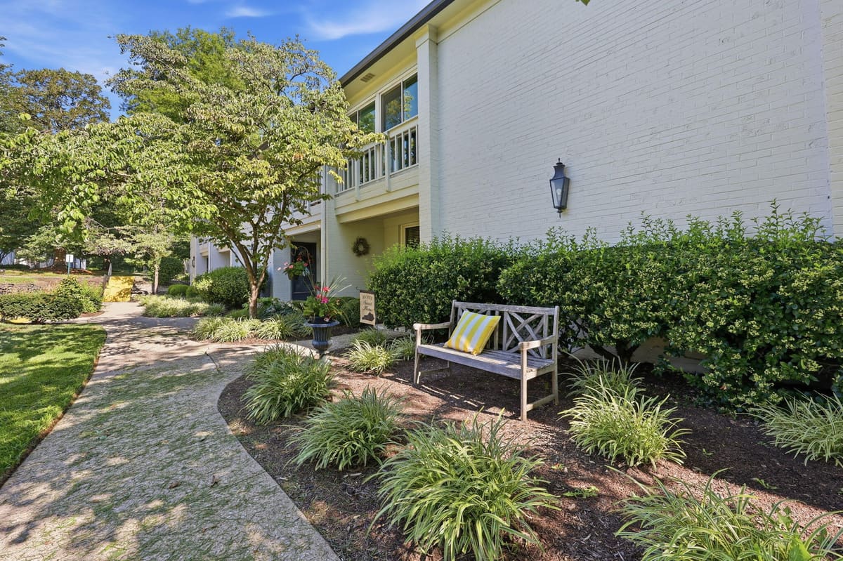 395 Redding Road 41, Lexington, KY 40517 — primary photo