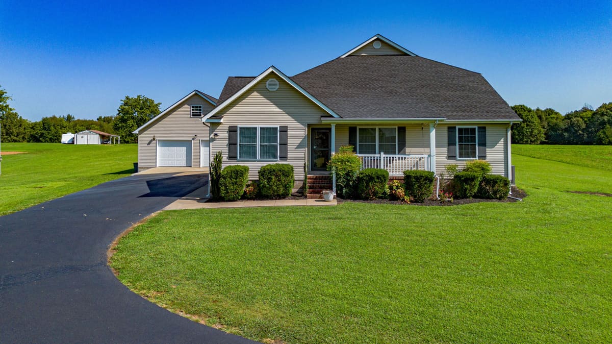 10025 Childress Road, West Paducah, KY 42086 — primary photo